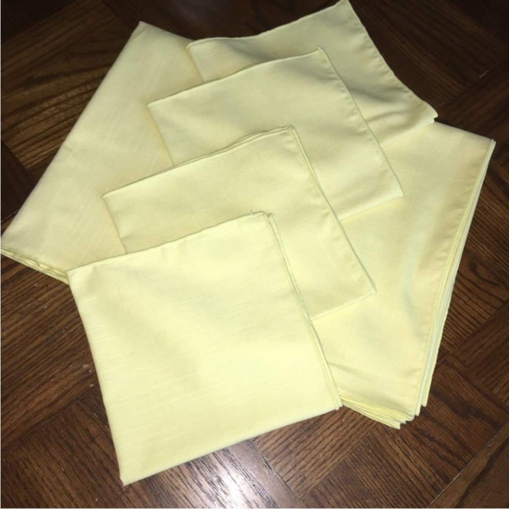 Tablecloth 4 napkins fabric bundle solid yellow matching set cotton blend 1980s